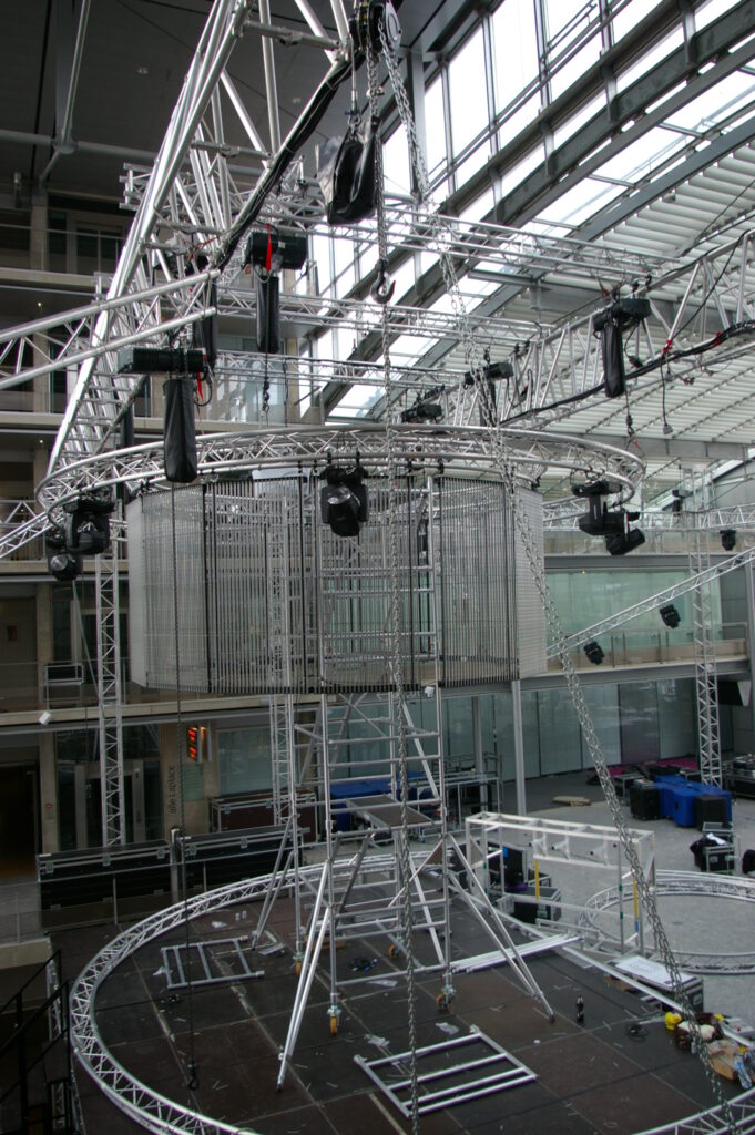 visuel echafaudage 681x1024